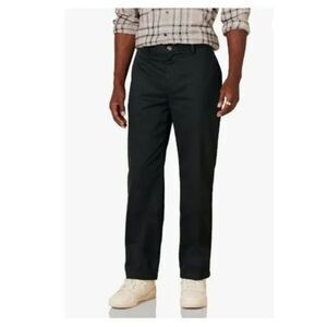 462 Amazon Essentials Men's Classic-Fit Wrinkle-Resistant Flat-Front Chino Pant